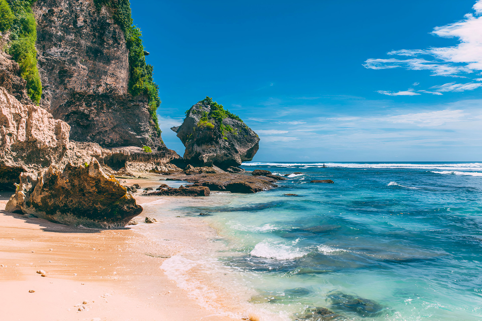 Navigating Bali's Beach Scene: Top Spots for Sun and Surf