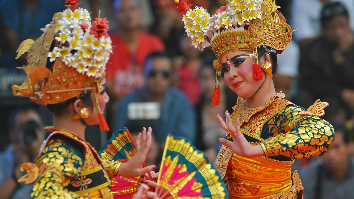 Bali Dance Performance: Experiencing Traditional Art