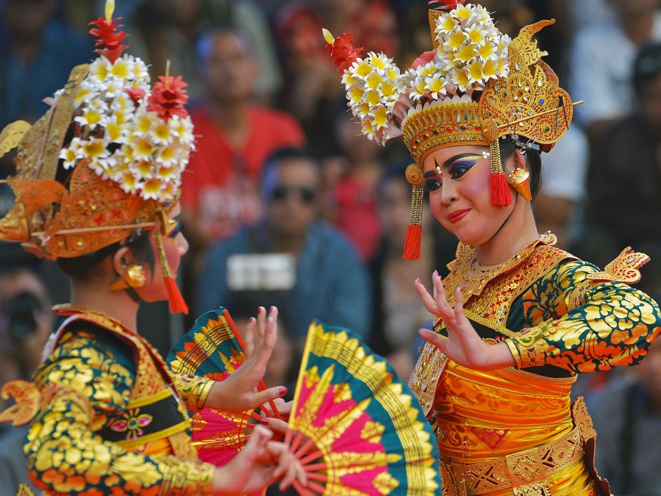 Bali Dance Performance: Experiencing Traditional Art