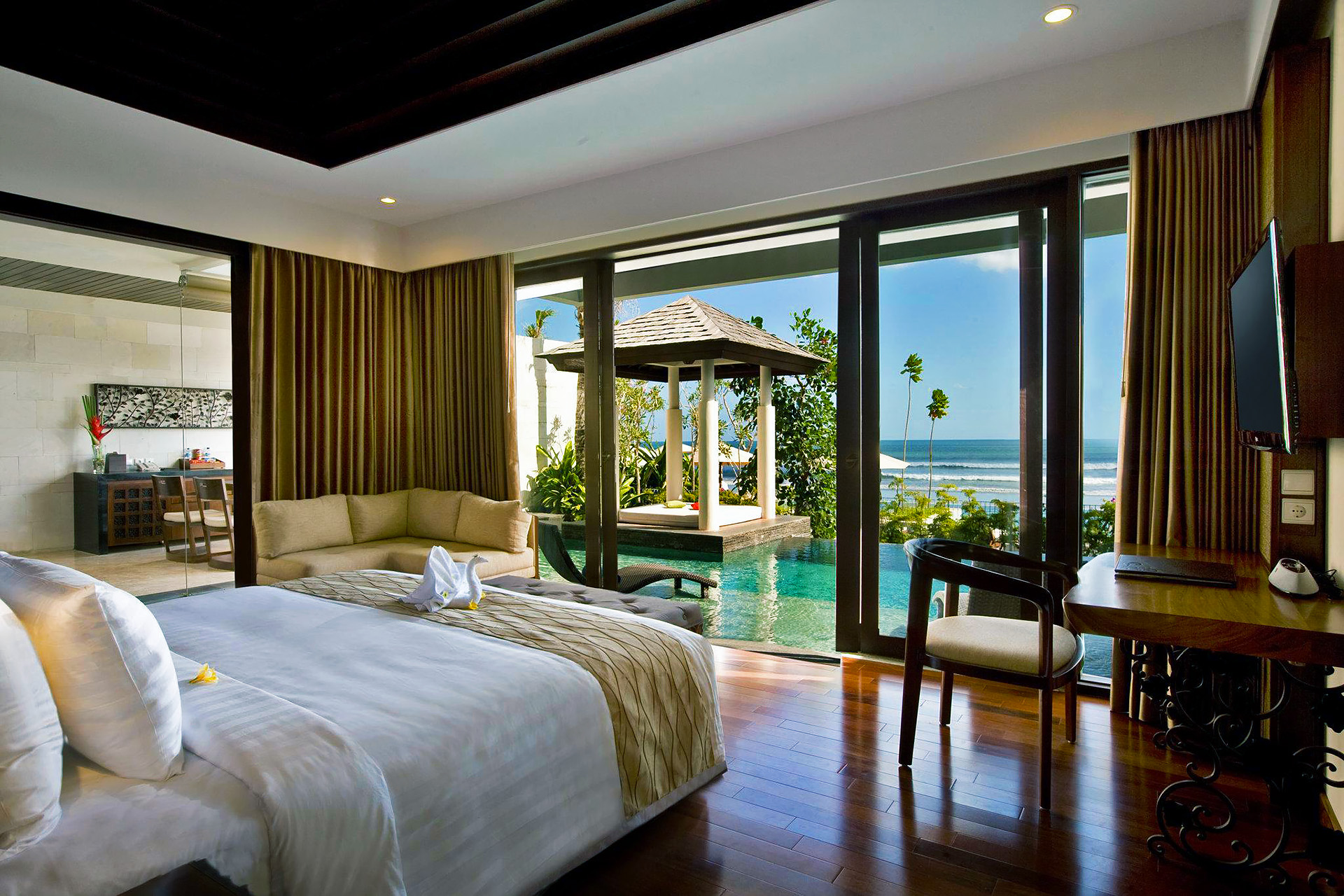 Bali Luxury Retreats: Indulge in the Island’s Lavish Resorts