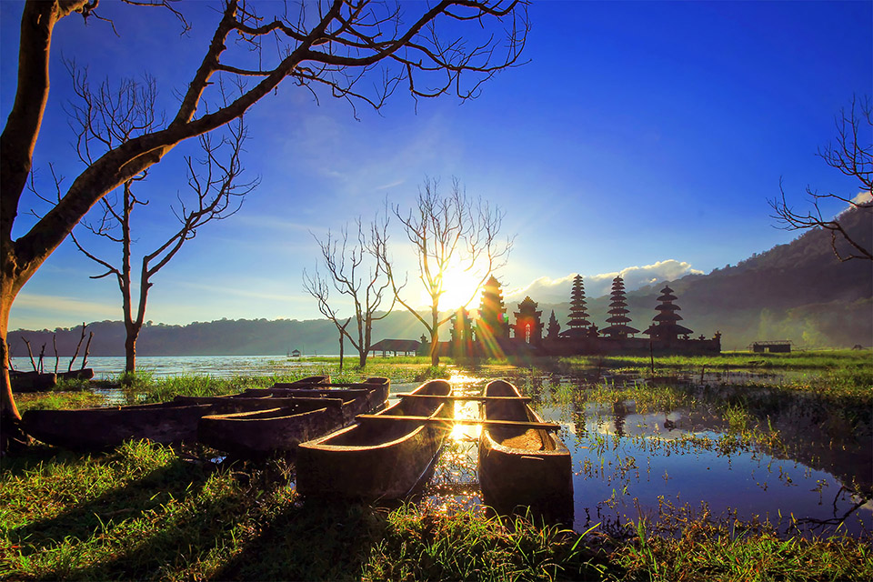 Pura Ulun Danu and Lake Tamblingan Tour