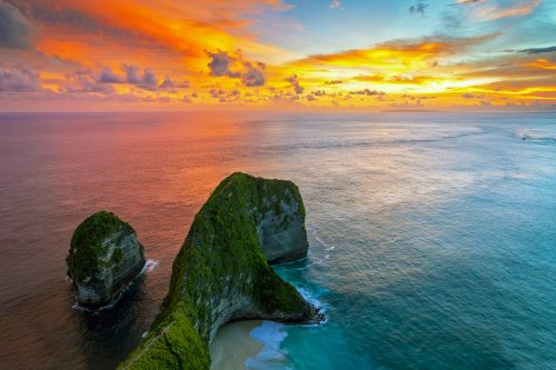 Best Sunset Spots in Nusa Penida for Overnight Travelers - Kelingking Beach