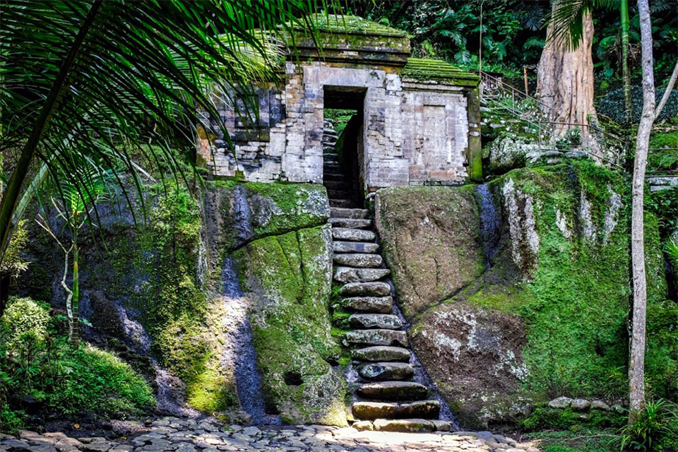 Goa Garba Ubud - Sacred Royal Meditation Site