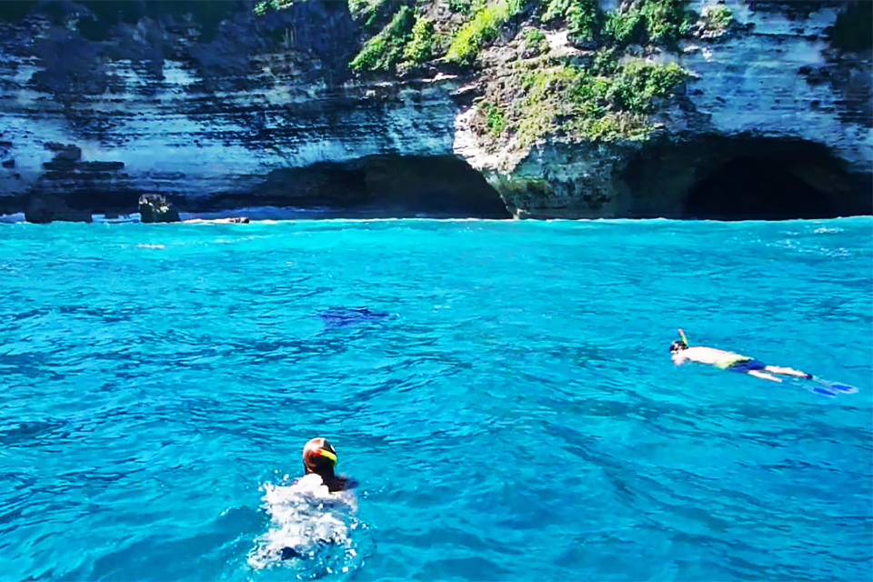 Manta Bay Snorkeling Tour in Nusa Penida
