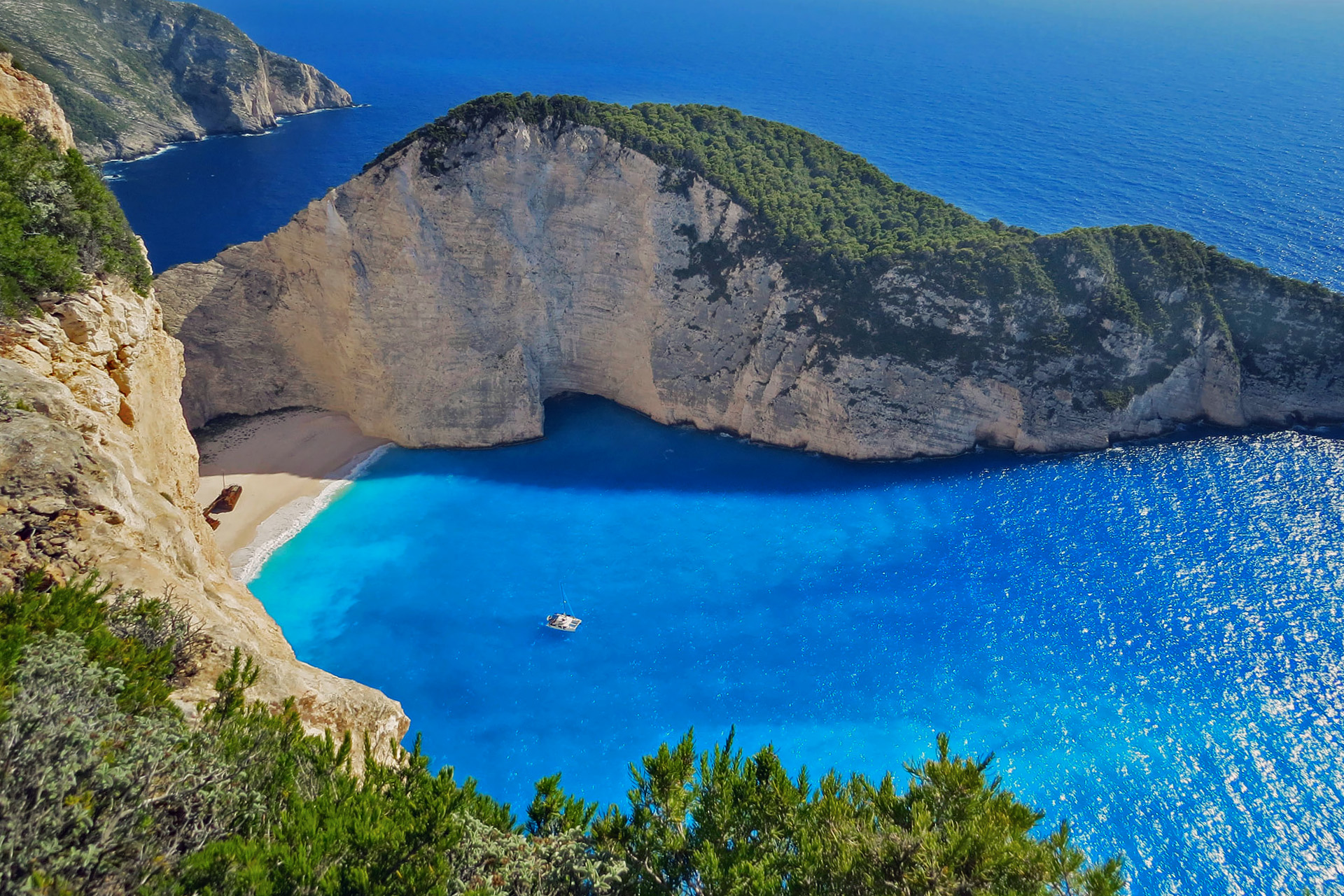 Immerse in the Untamed Beauty of Nusa Penida – East Day Tour