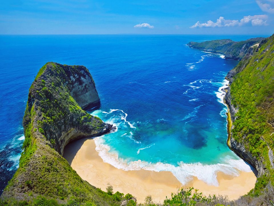 Nusa Penida Travel Guide – Beaches, Cliffs & Marine Life