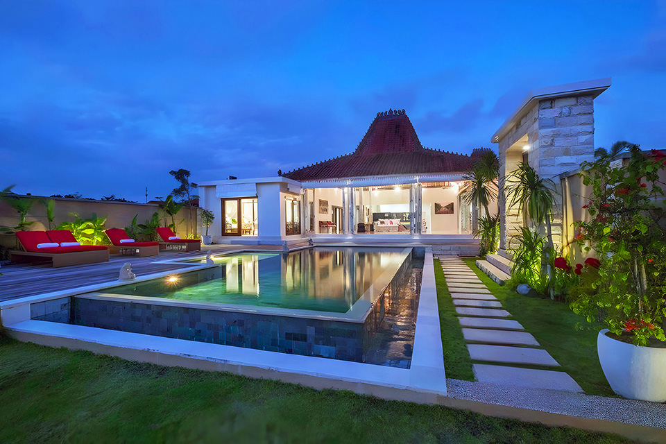 Villa Manggala Bali - Pool at Night