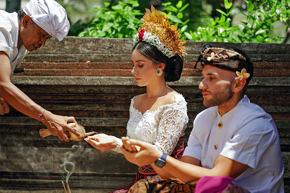 Bali Couple Holidays Balinese Blessing Ceremony for Australian Honeymoon Travelers