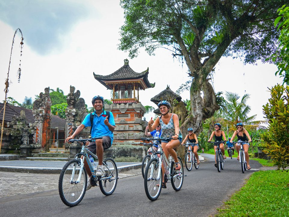 Ubud Scenic Cycling Routes for Family Adventure in Bali