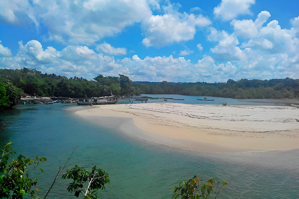 Book West Sumba 3-Day Tour Online Visiting Pero Beach