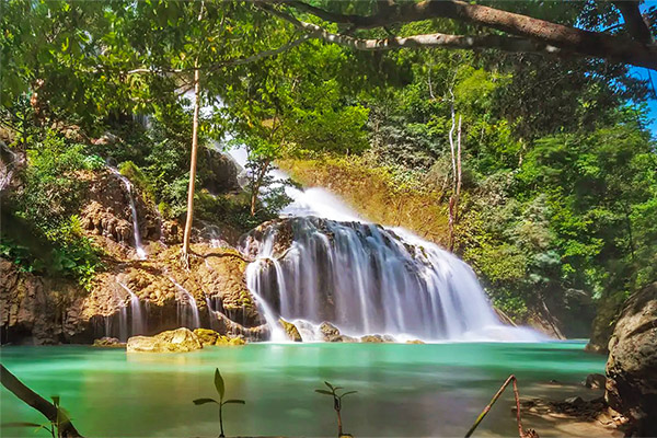 Sumba Island Tour - Lapopu Waterfall West Sumba