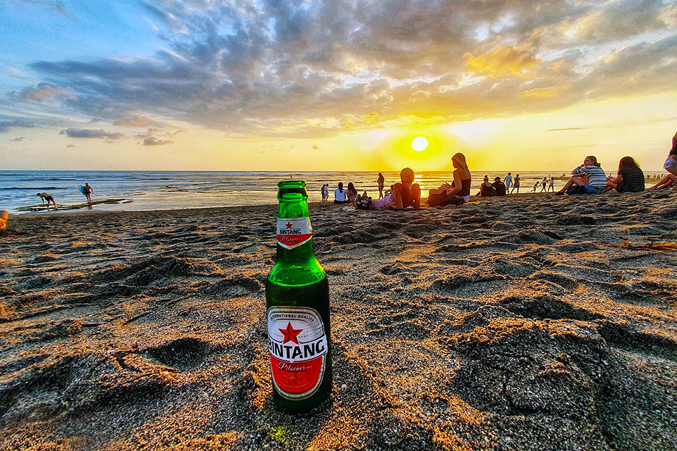 Short Bali Holiday - Beer on Sunset Beach