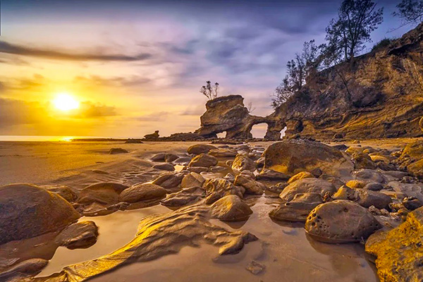 Sumba Waterfall Tour | Watuparunu Beach East Sumba