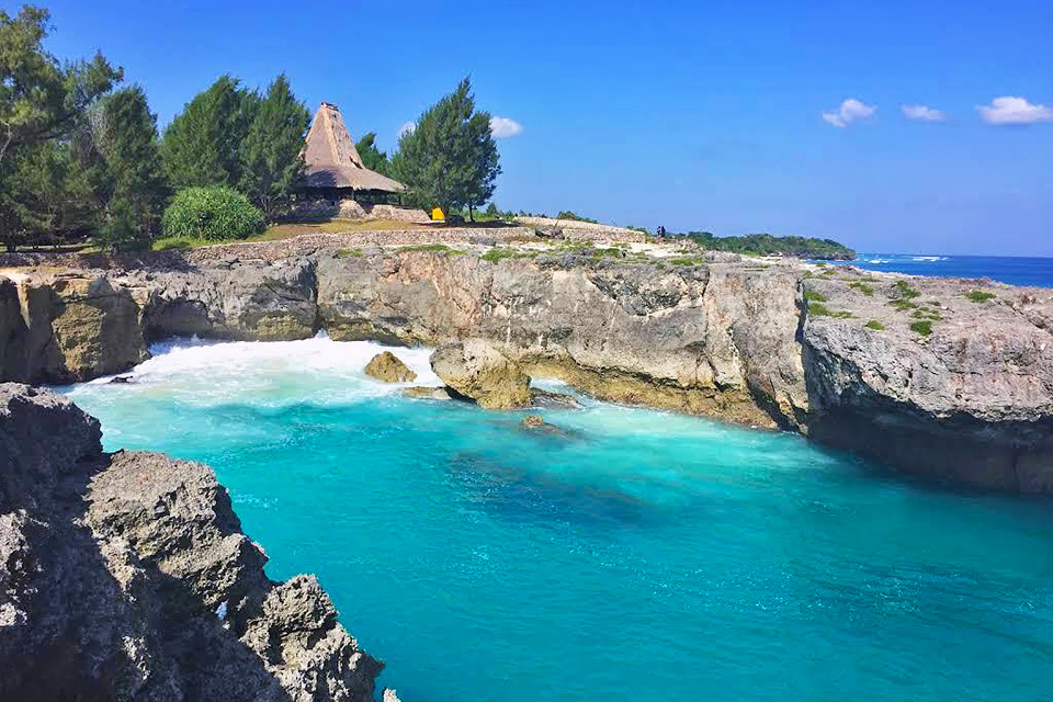 Mandorak Sumba Travel Guide Rocky Cove