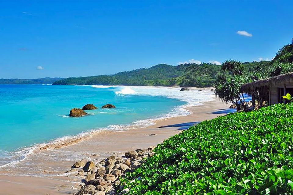 Nihiwatu Beach Travel Guide - Deserted Beach