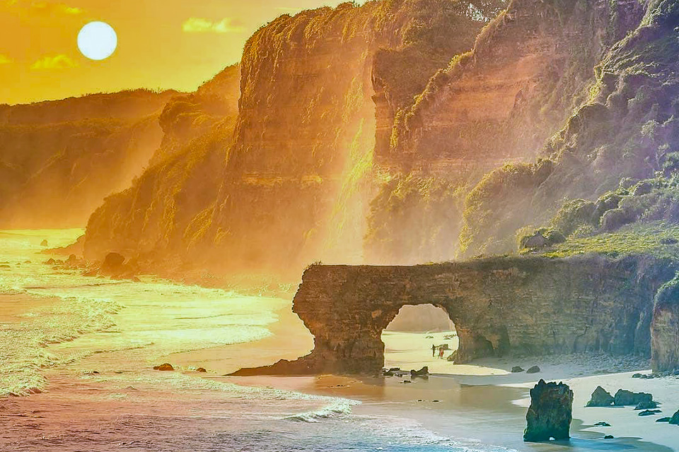 Mbawana Sumba Guide Sunset Over the Cliff