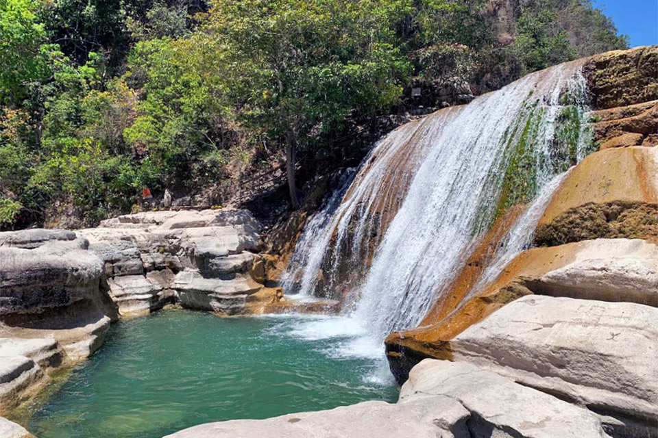 Tour to Tanggedu Waterfall East Sumba