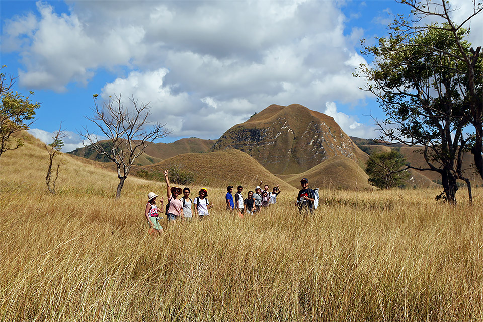 Track to Tanggedu Waterfall Sumba