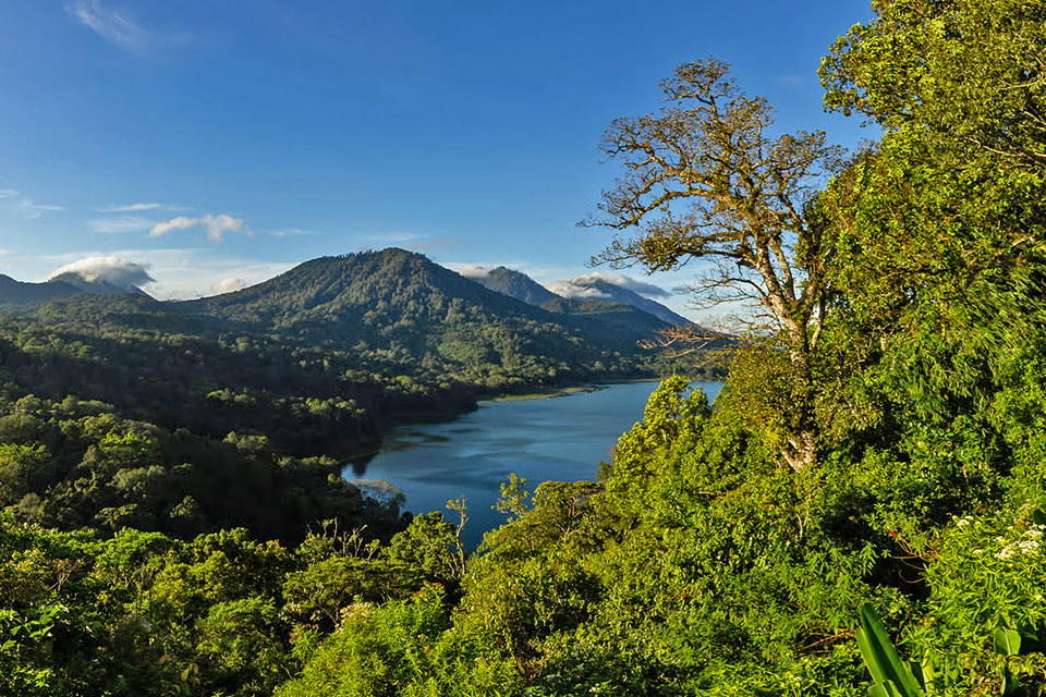 Bali Nature Exploration Guide Visiting Twin Lakes of Bedugul