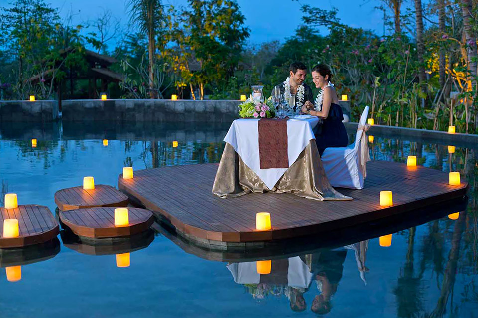 Romantic Honeymoon Dinner in Bali