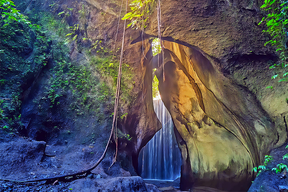 Bali Waterfall Tour Visiting Tukad Cepung