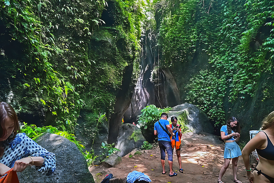 Why Tukad Cepung Waterfall Worths Visiting